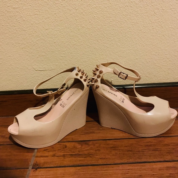 High heels - Picture 2 of 6